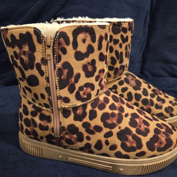 Leopard Print Women's Boots Size 8 - Picture 2 of 8
